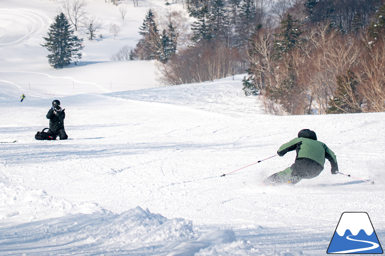 キロロリゾート｜[okaphoto]ことフォトグラファー・岡崎宜紀さんの撮影に密着。被写体となるのは...全日本スキー技術選ファイナリスト『原田侑駿 - Yuma Harada』(^^)/
